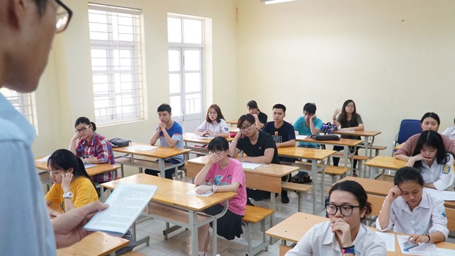<a href="/tin-tuc/ket-qua-khao-sat-chat-luong-cuoi-nam-hoc-2019-2020/ct/20549/16647">Kết quả khảo sát chất lượng cuối năm học 2019<span class=bacham>...</span></a>